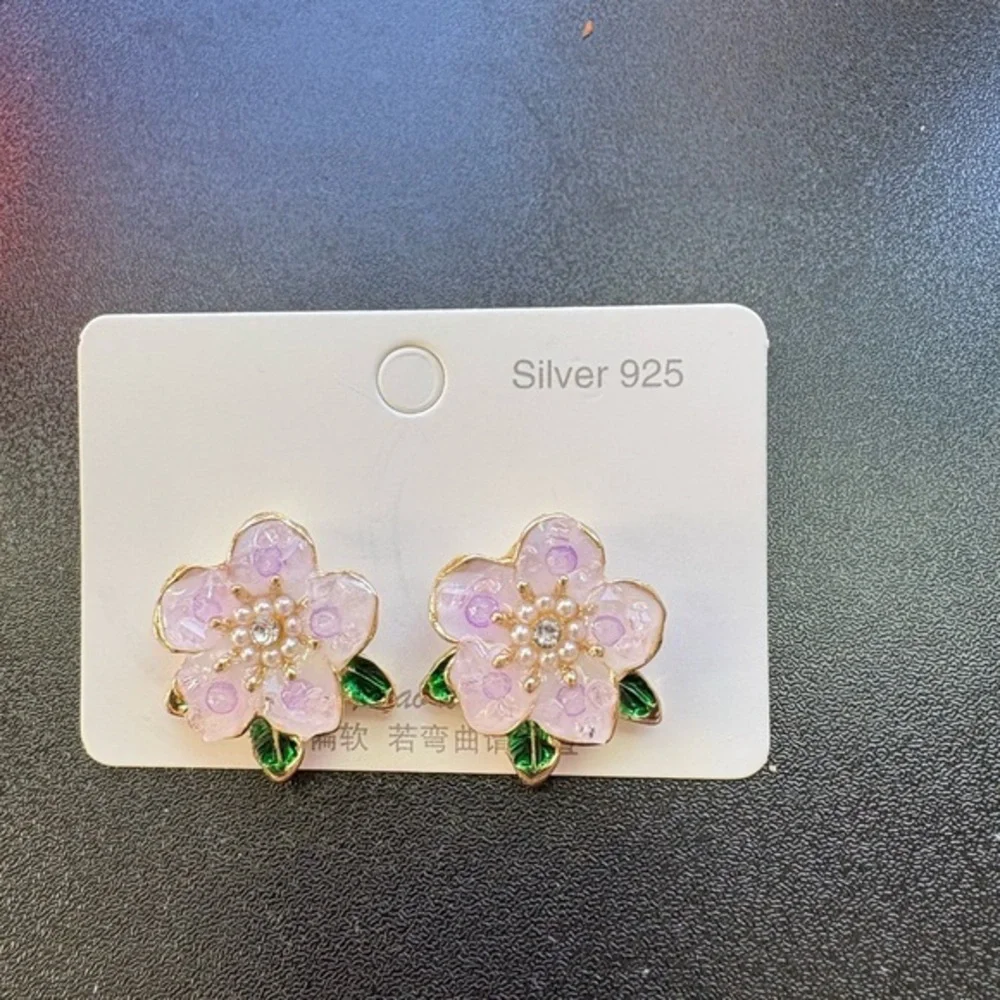 925 Sterling Silver Pink Flower Stud‎ Earrings – Handmade Crystal & Pearl Detai